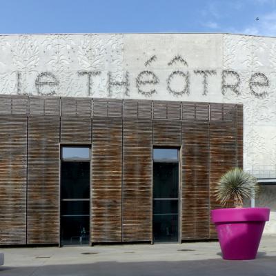 Le Théâtre